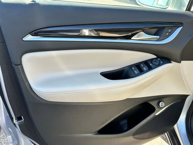 Used 2019 Buick Enclave Essence image 29