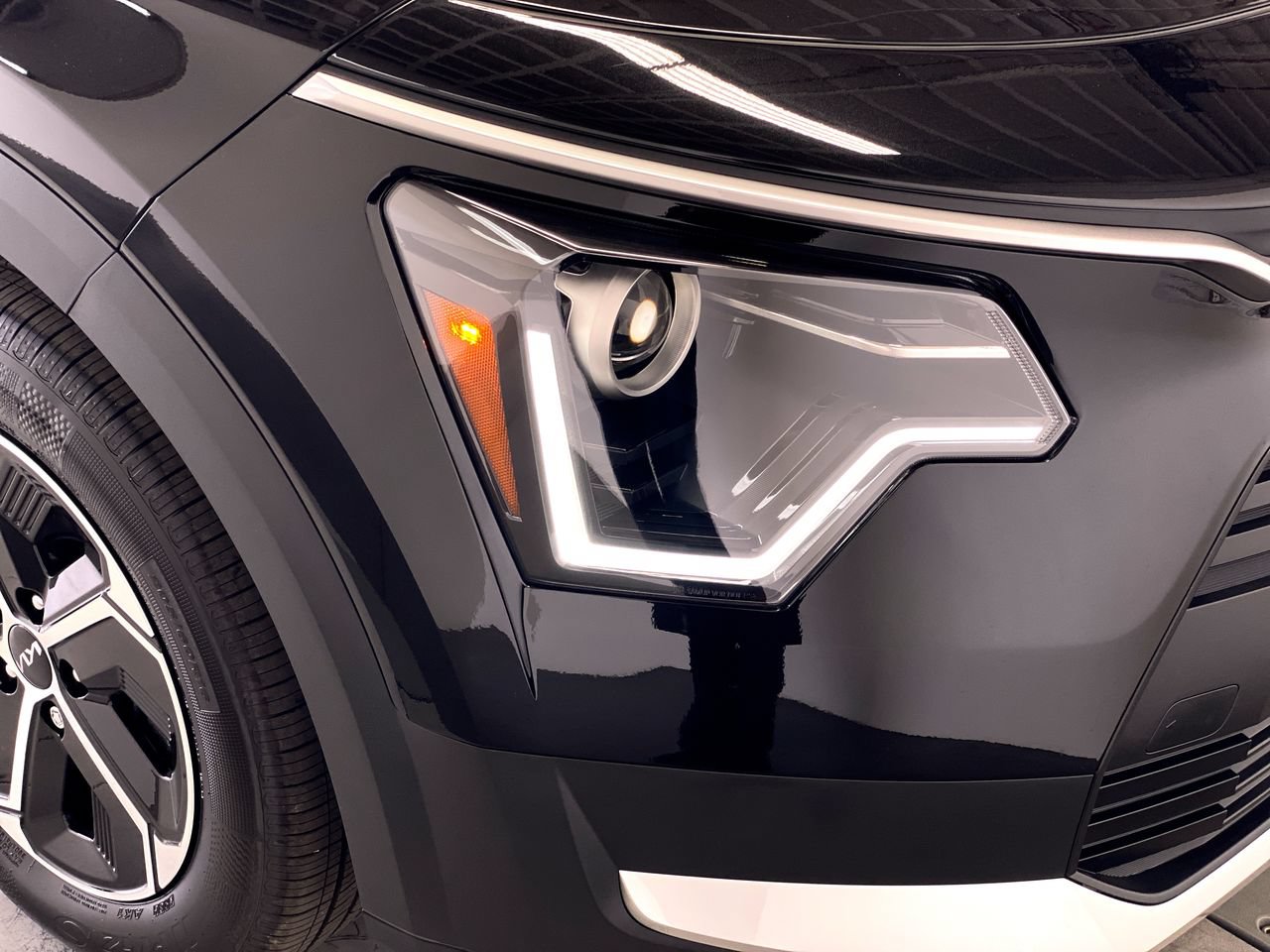 New 2026 Kia Niro EX FWD image 11