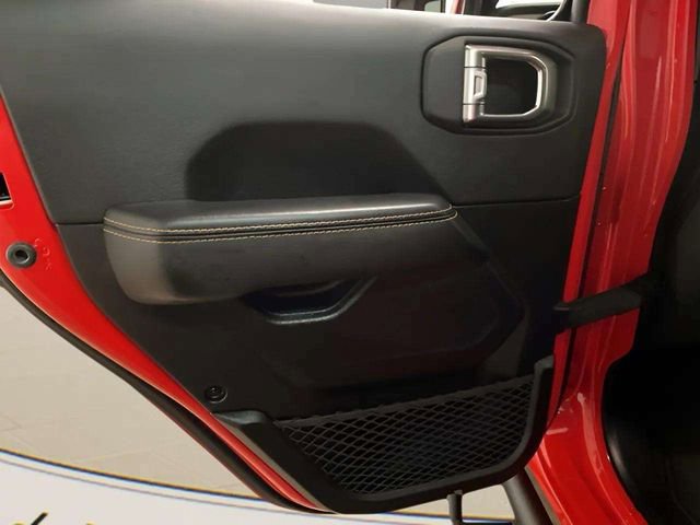 Used 2025 Jeep Wrangler Unlimited Sahara w/ Safety Group image 93