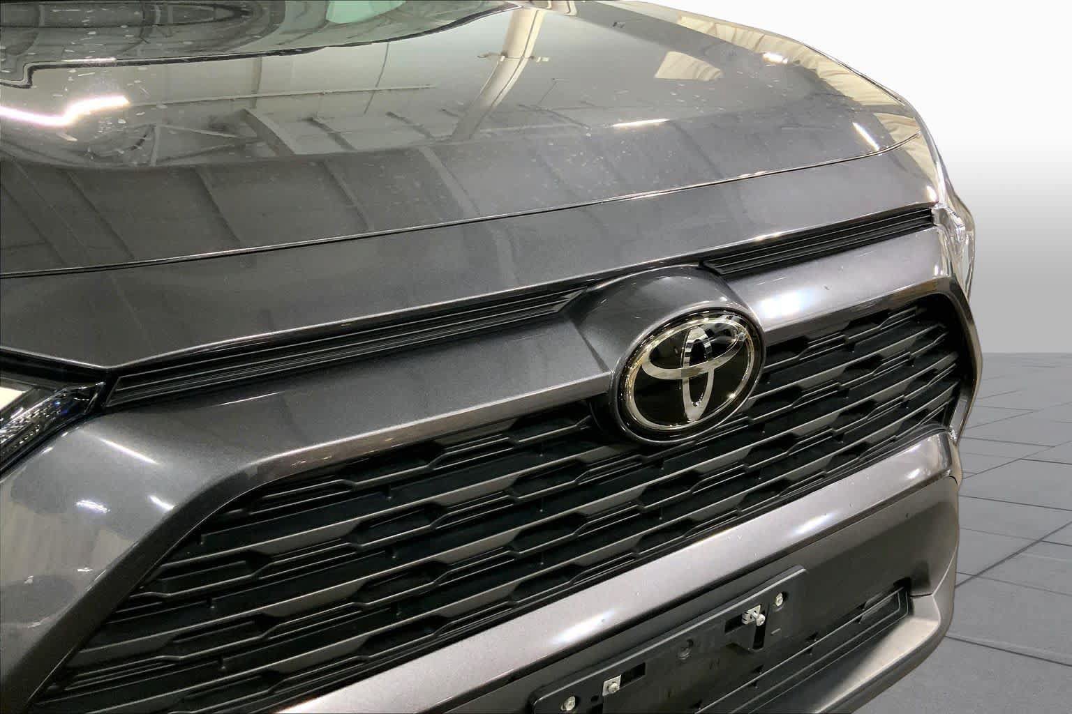 Used 2024 Toyota RAV4 XLE Premium w/ Weather Package AWD/4WD image 30