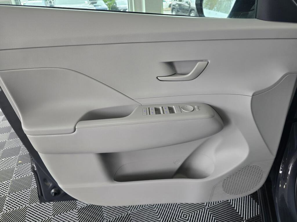 Used 2025 Hyundai Kona SEL AWD/4WD image 18