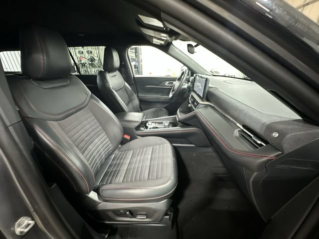 Used 2025 Ford Explorer ST-Line AWD/4WD image 30