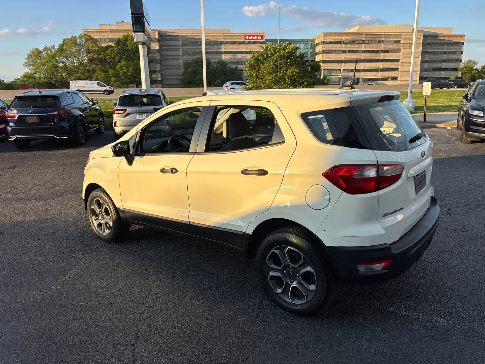 Used 2021 Ford EcoSport S AWD/4WD image 5