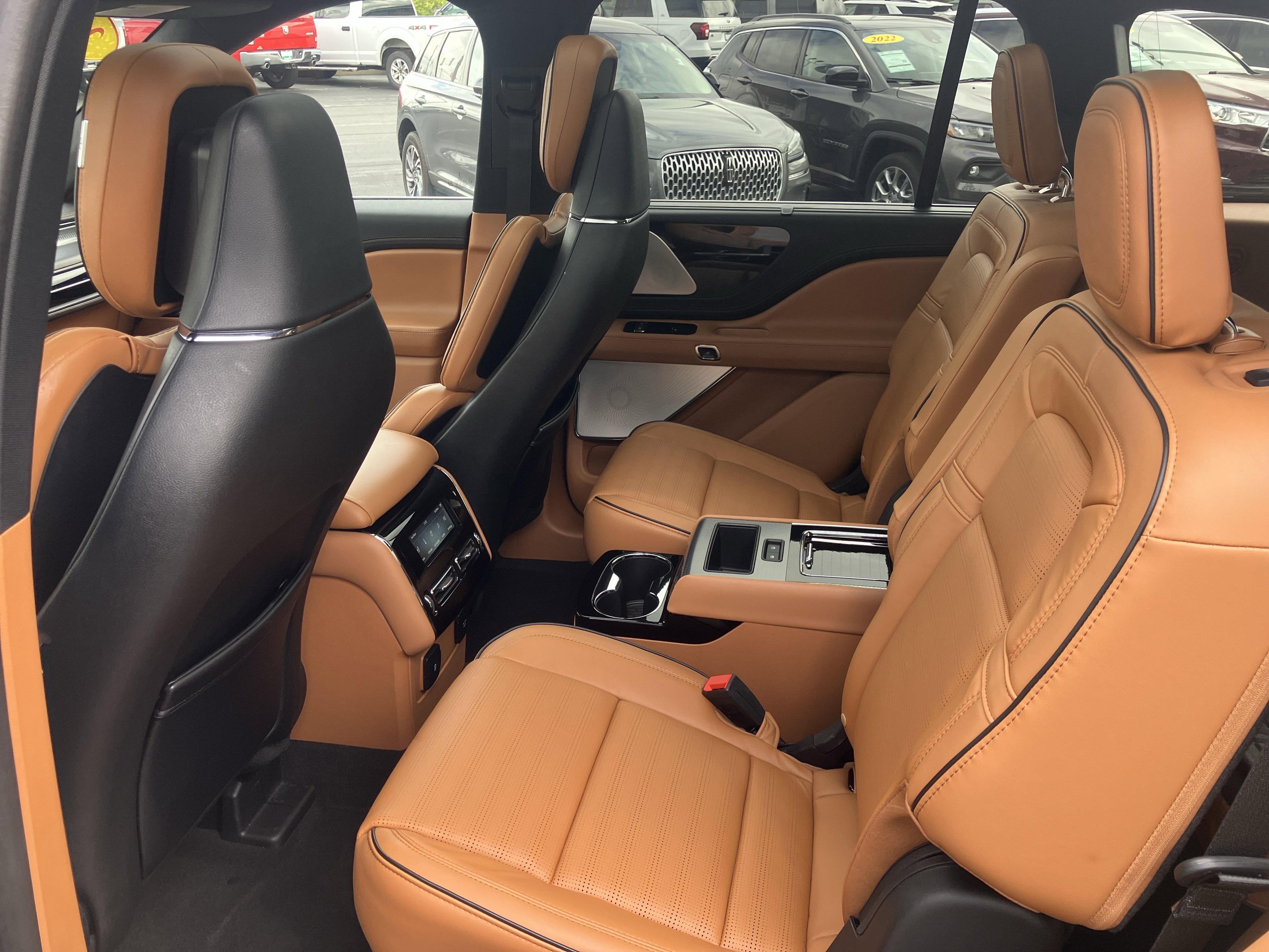 Used 2023 Lincoln Aviator Black Label w/ Dynamic Handling Package AWD/4WD image 17