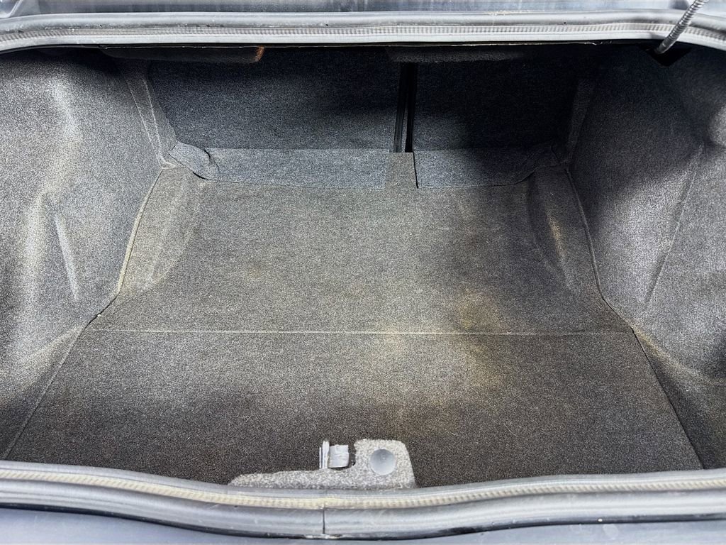 Used 2017 Dodge Challenger SXT RWD image 27