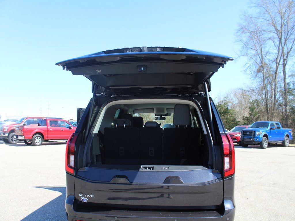 New 2026 Ford Expedition Active image 16