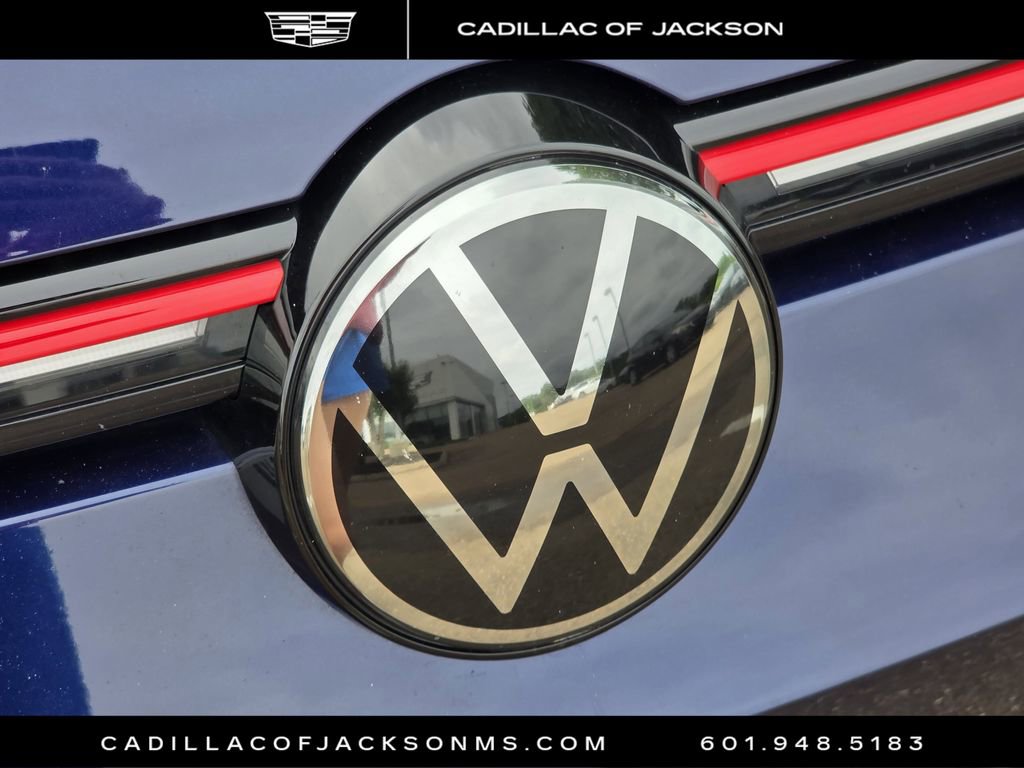 Used 2023 Volkswagen GTI SE FWD image 5
