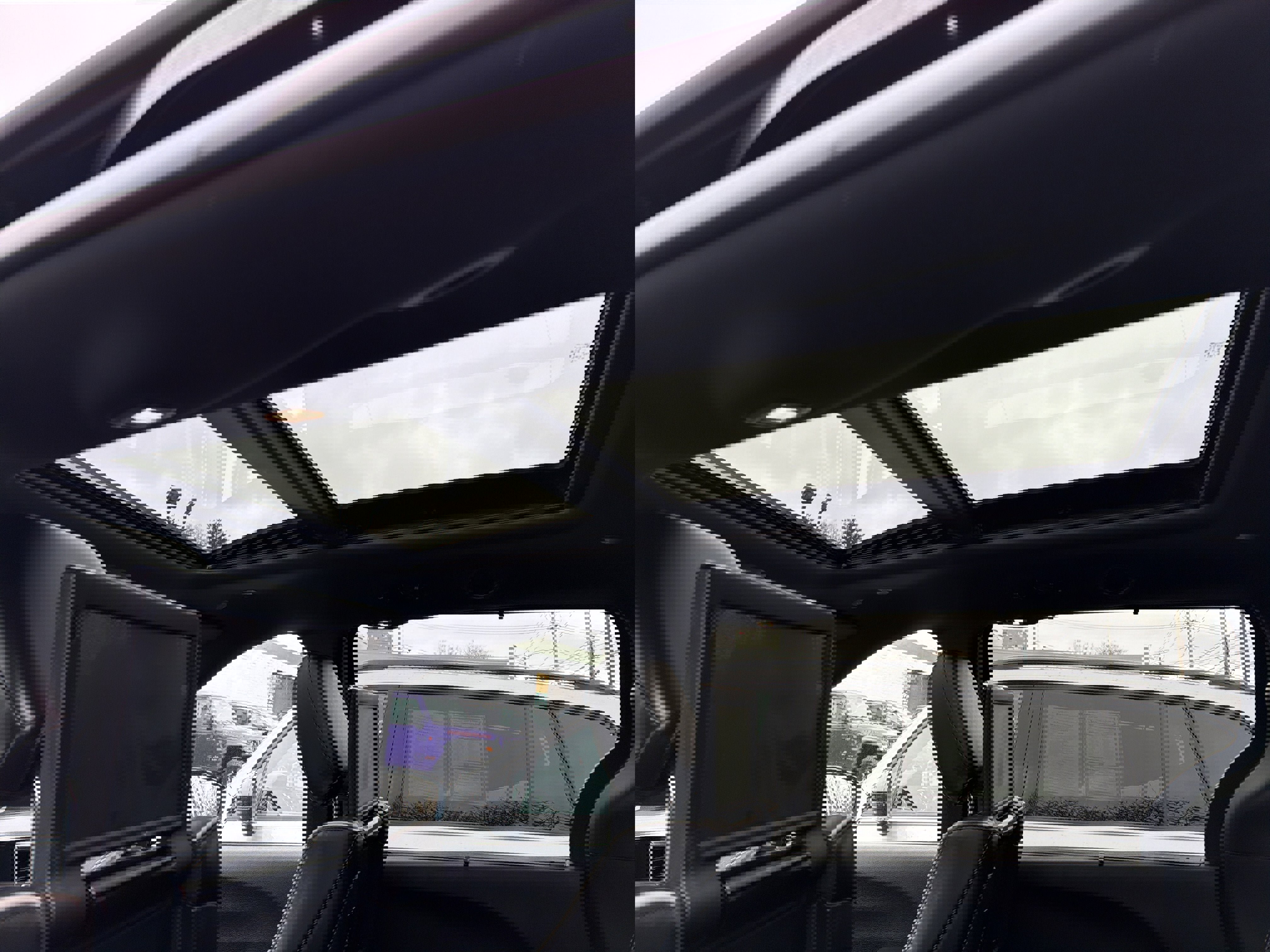 Used 2022 Chrysler Pacifica Limited w/ Uconnect Theater Family Group image 13