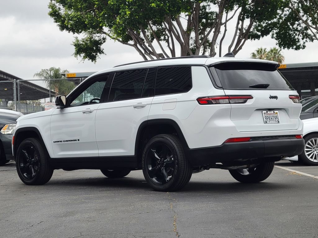 Used 2024 Jeep Grand Cherokee L Altitude RWD image 2