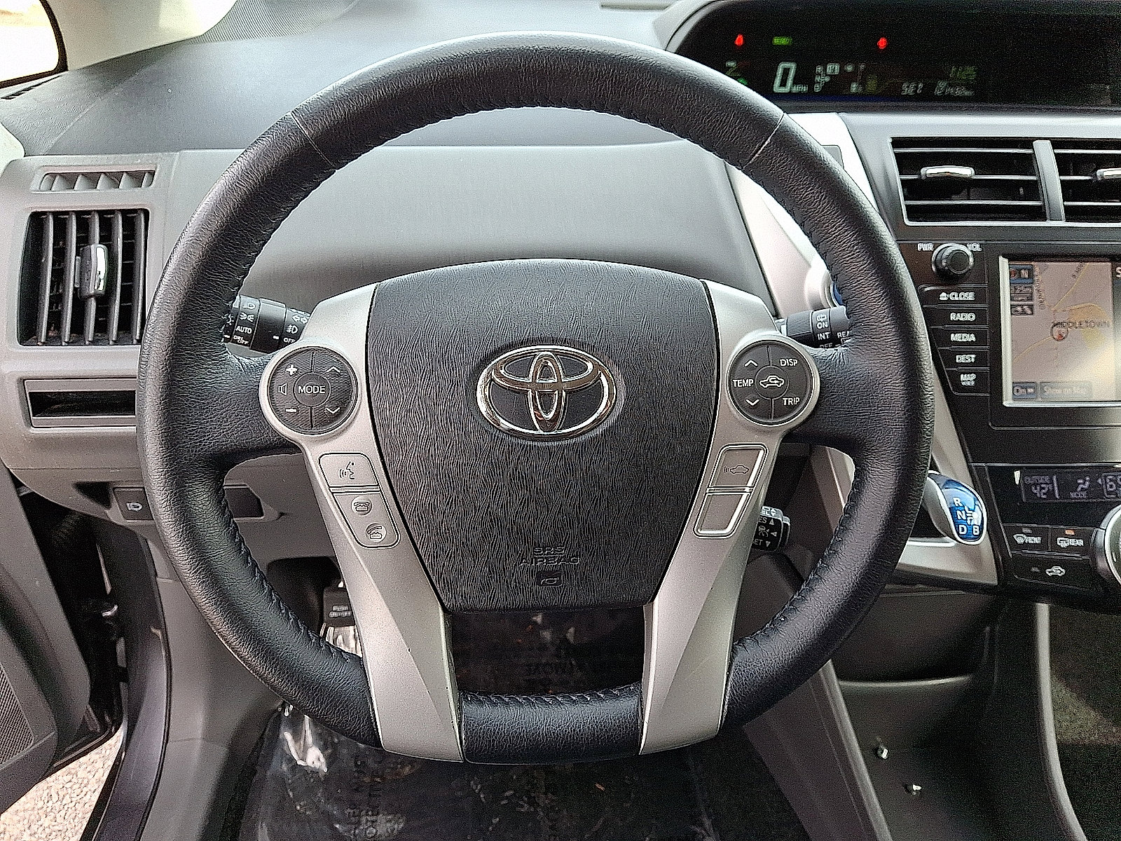 Used 2014 Toyota Prius V Five image 21