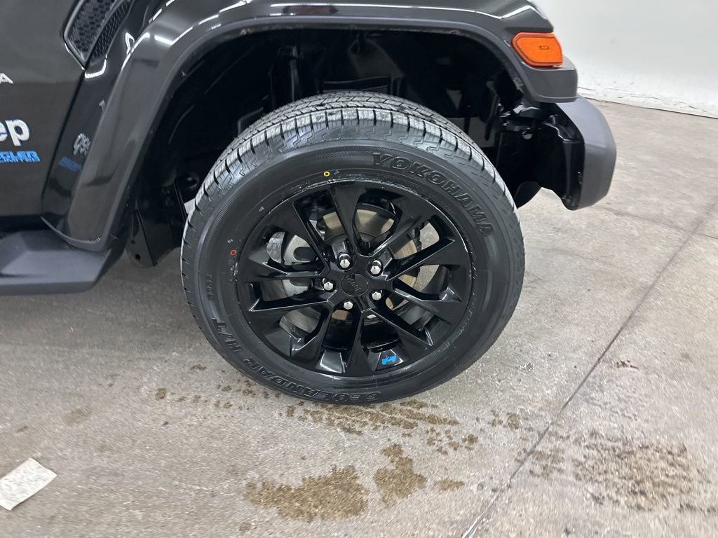 Used 2022 Jeep Wrangler Unlimited Sahara 4xe w/ Cold Weather Group image 15