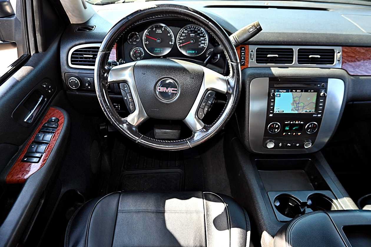 Used 2007 GMC Sierra 3500 SLT w/ Entertainment Package RWD image 13