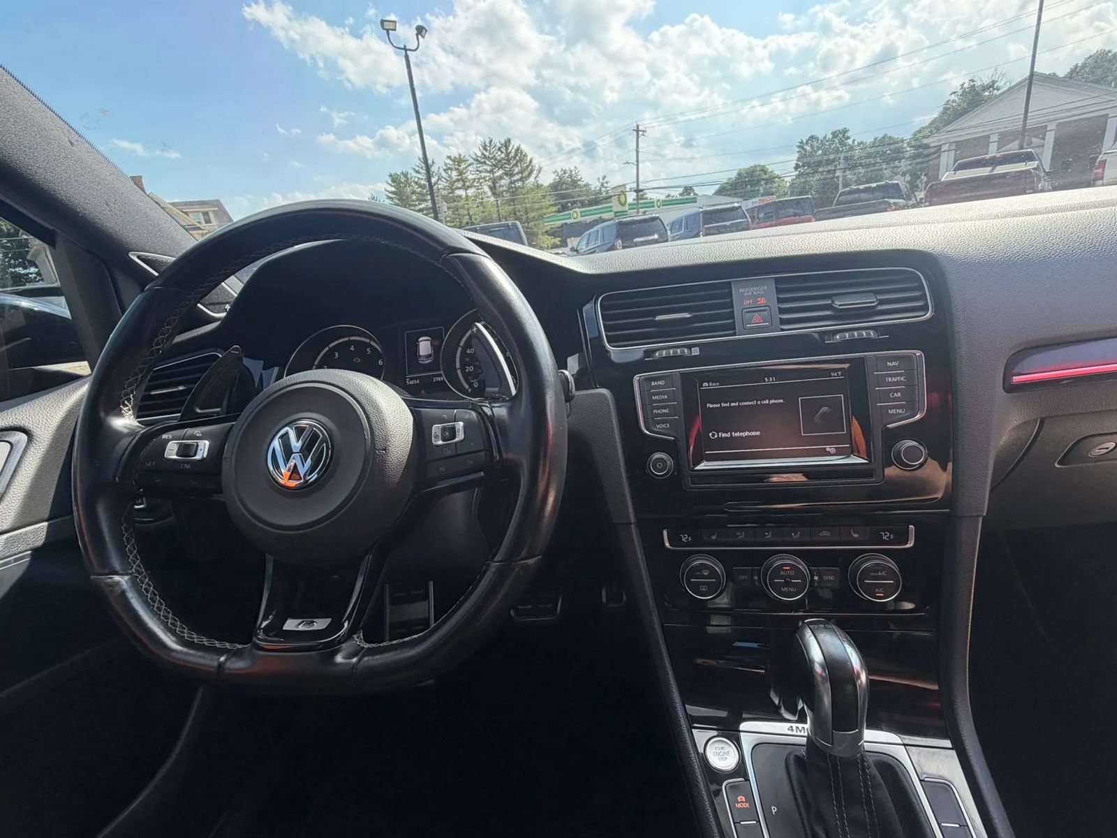 Used 2015 Volkswagen Golf R 4-Door AWD/4WD image 9
