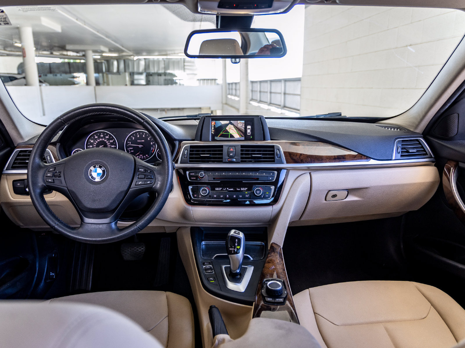 Used 2017 BMW 320i Sedan RWD image 23