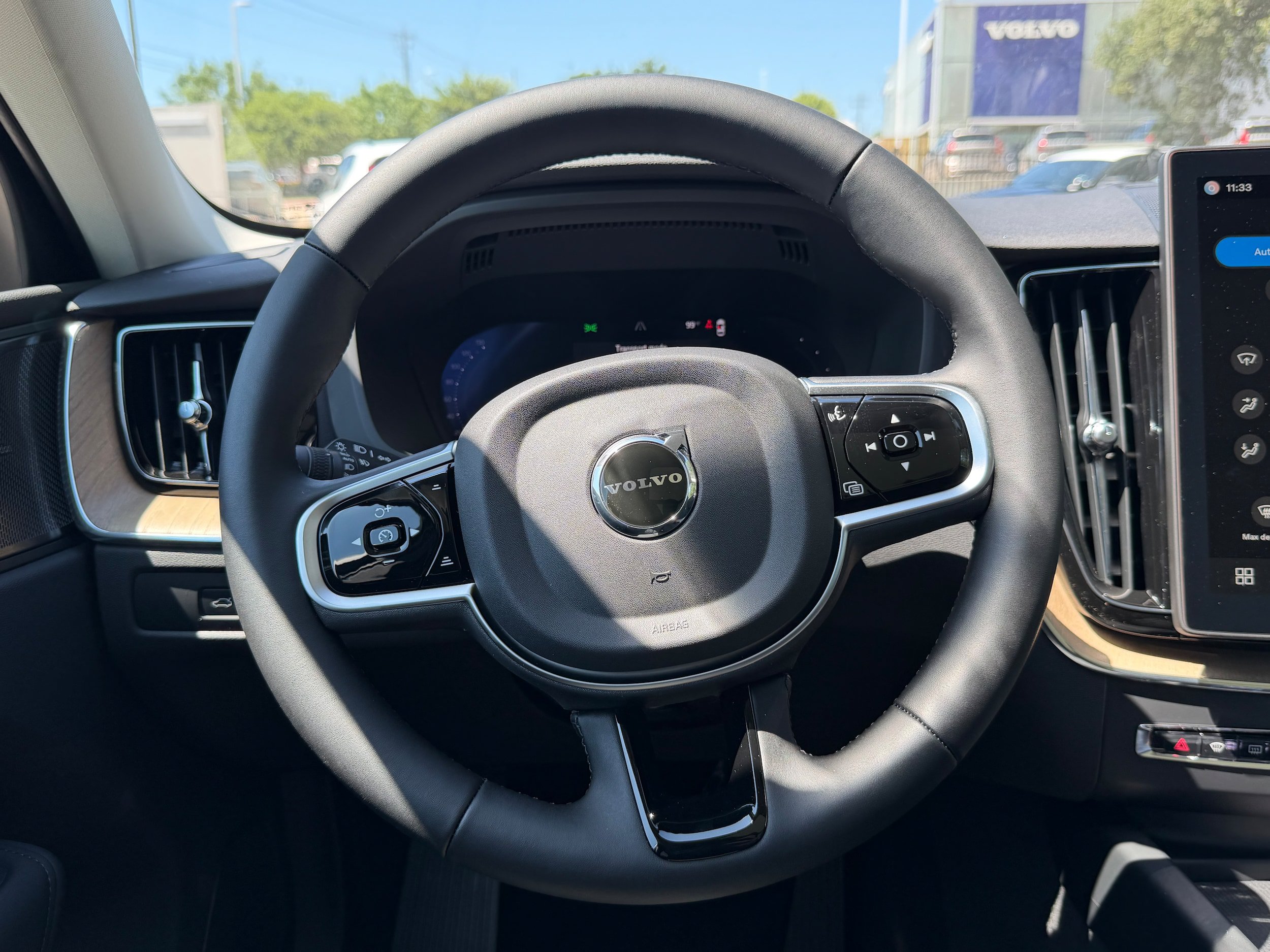 New 2026 Volvo XC60 T8 Plus w/ Protection Package Premier AWD/4WD image 14