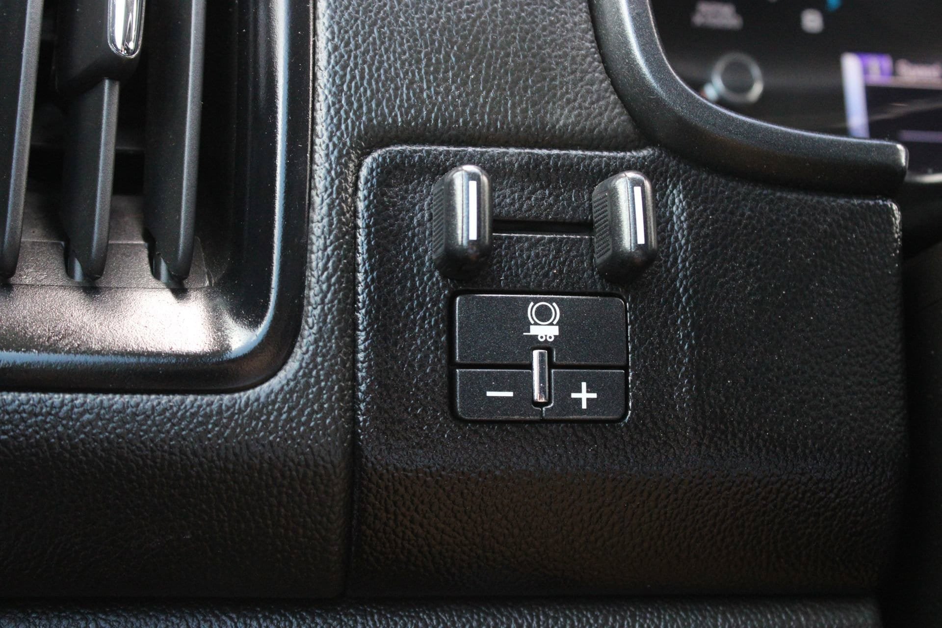 Used 2018 Chevrolet Colorado ZR2 AWD/4WD image 25