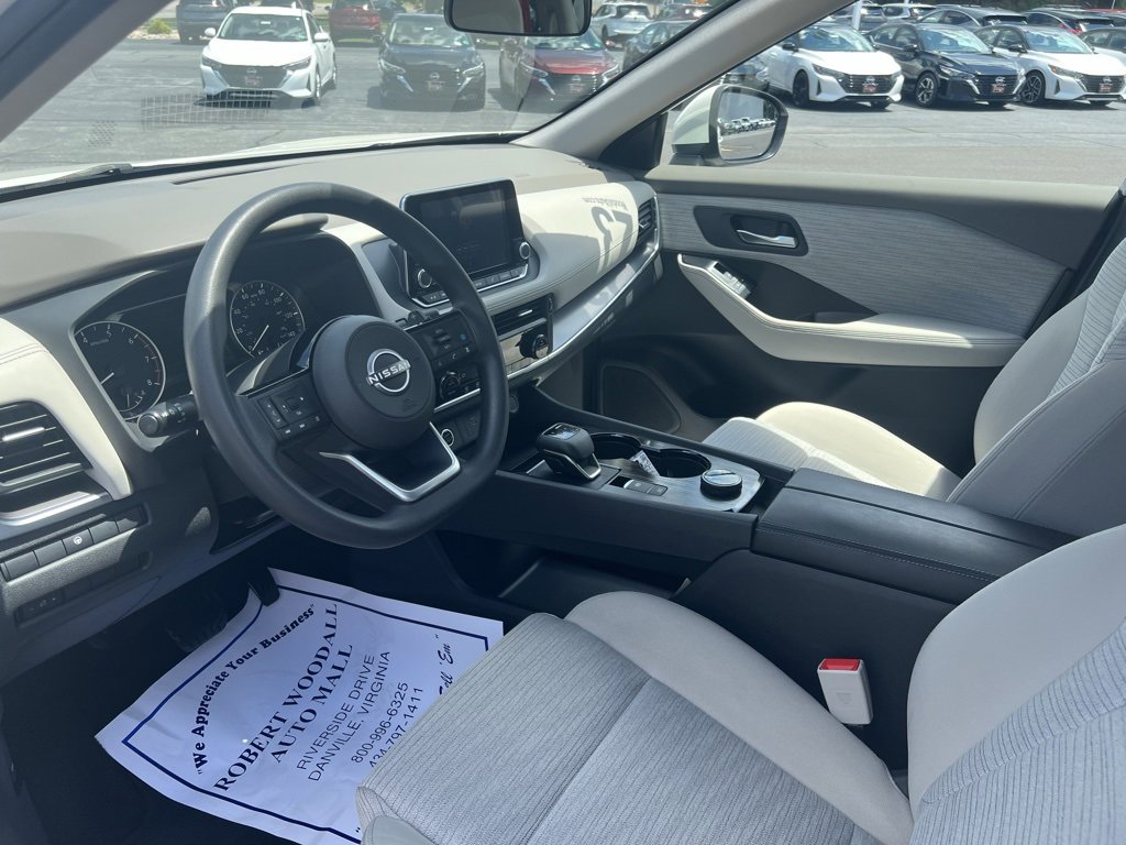 Used 2023 Nissan Rogue SV image 17