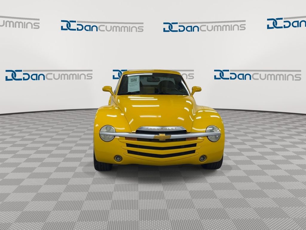 Used 2004 Chevrolet SSR w/ Preferred Equipment Group image 3
