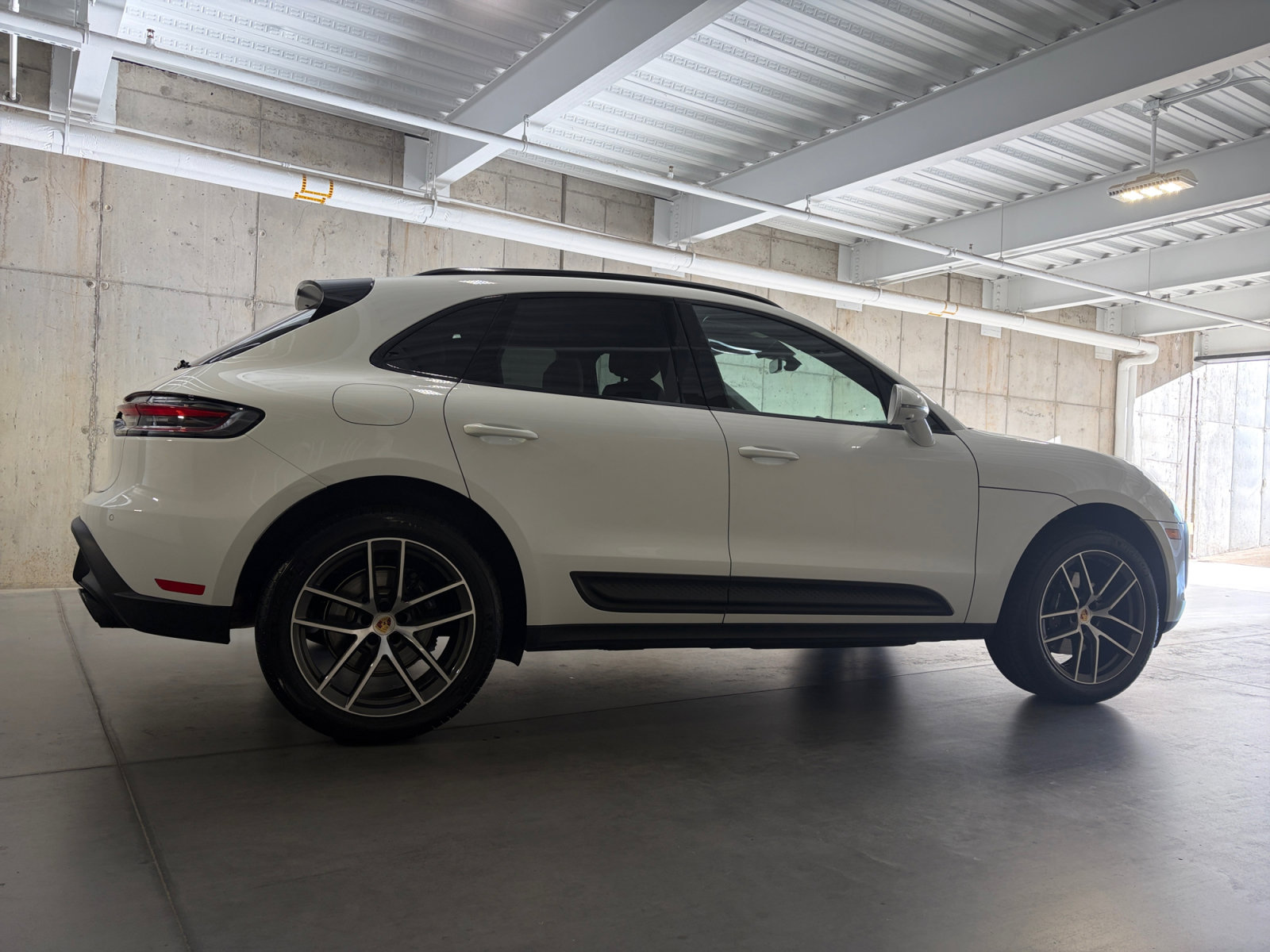 Certified 2026 Porsche Macan AWD/4WD image 8