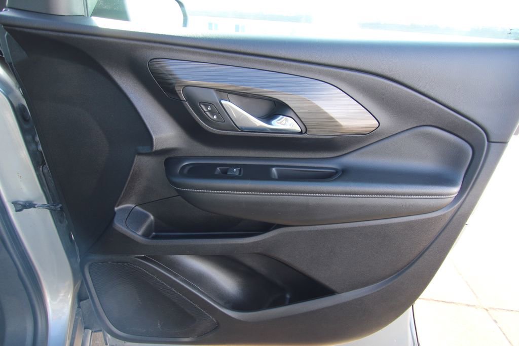 Used 2024 GMC Terrain SLE image 38