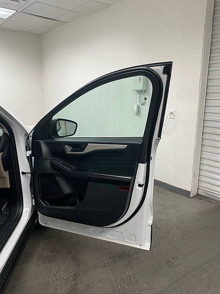 Used 2022 Ford Escape SE image 17