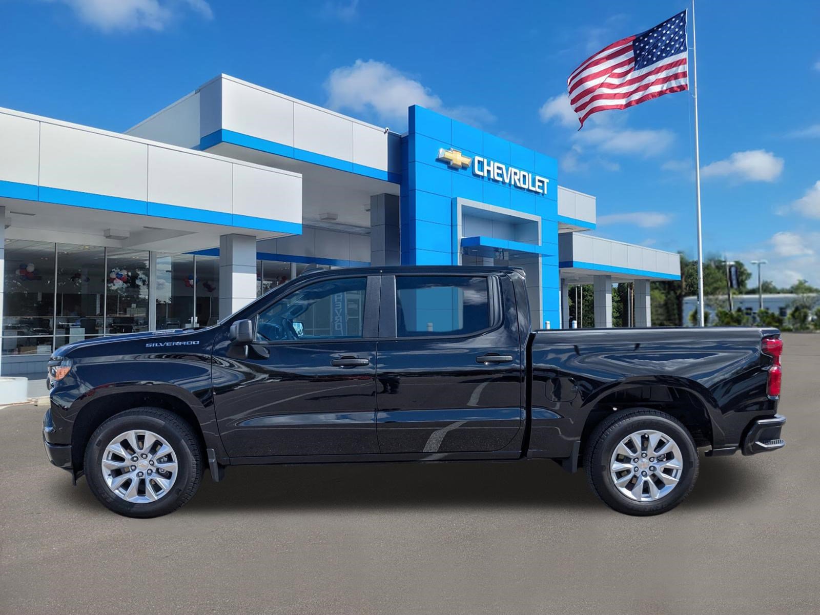 Used 2025 Chevrolet Silverado 1500 Custom image 7