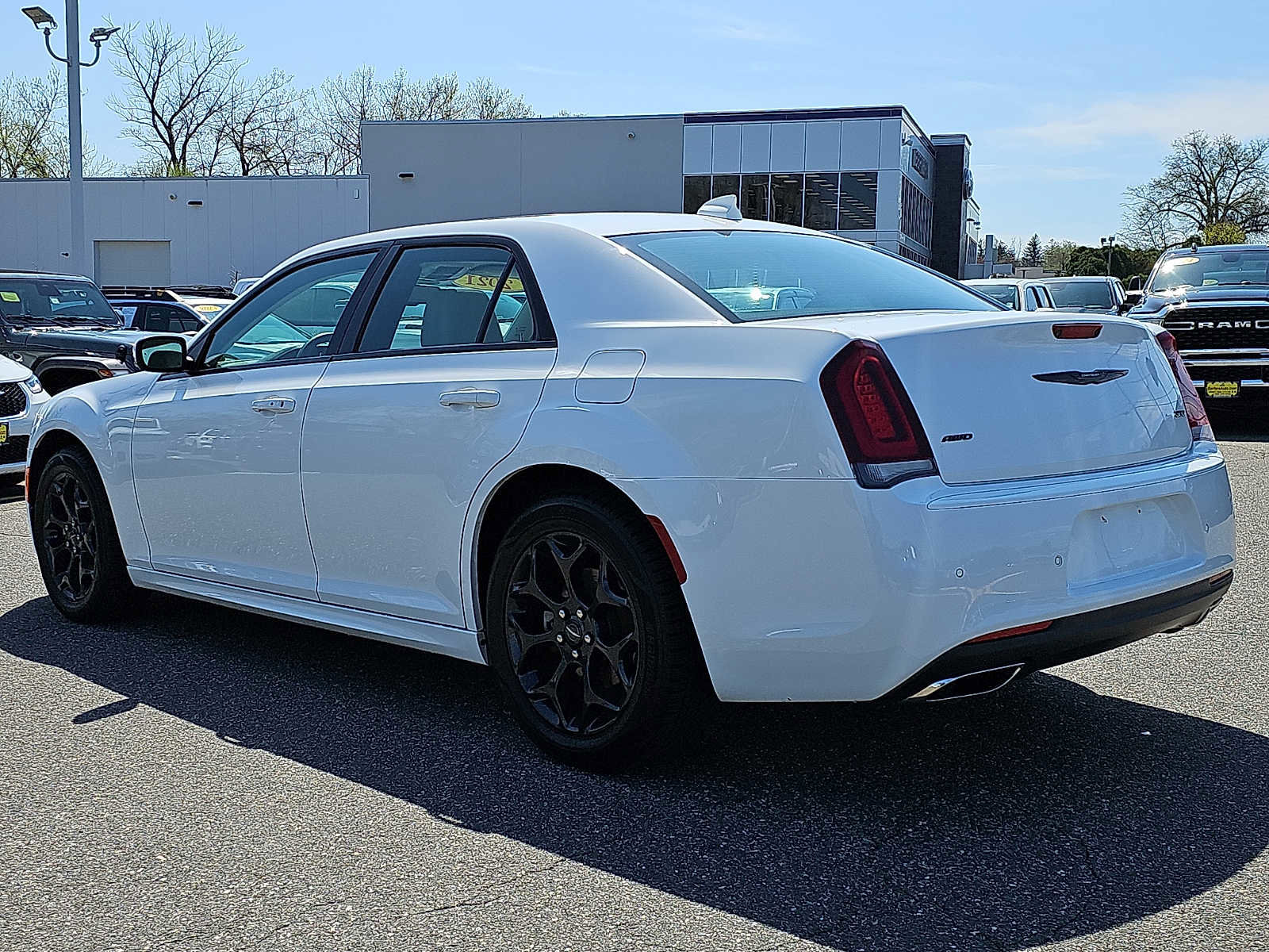 Used 2021 Chrysler 300 Touring L w/ Popular Equipment Group image 4