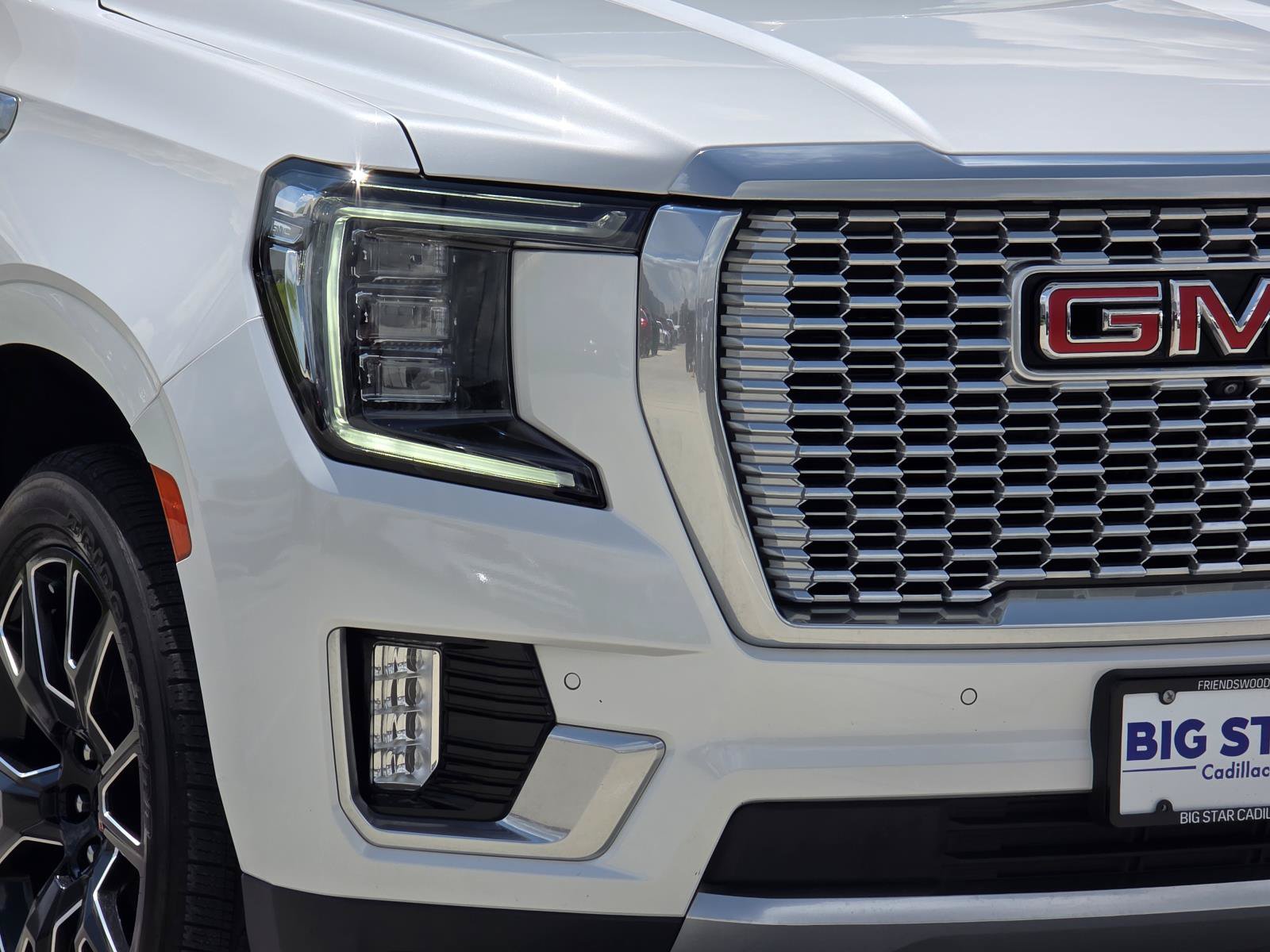 Used 2023 GMC Yukon XL Denali RWD image 8