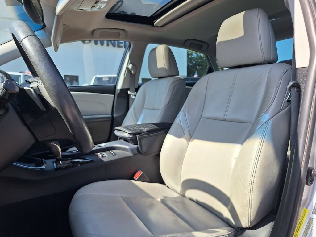 Used 2015 Toyota Avalon XLE Touring FWD image 24