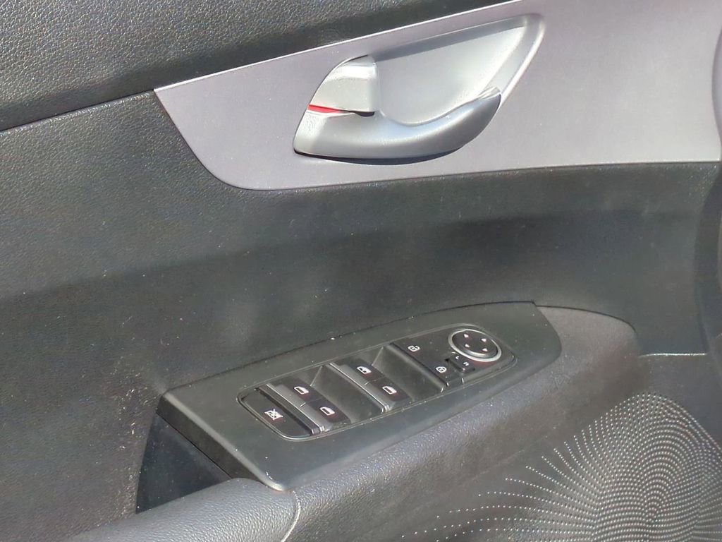 Used 2024 Kia Forte LXS w/ LXS Technology Package image 12