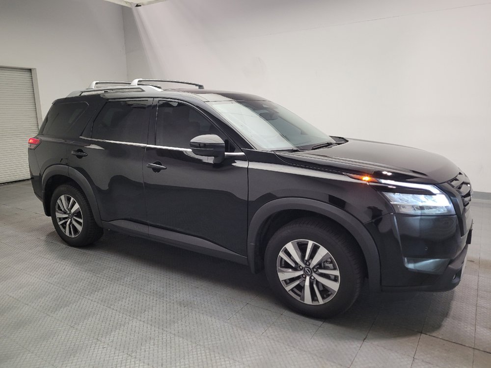 Used 2022 Nissan Pathfinder SL w/ SL Black Package FWD image 11