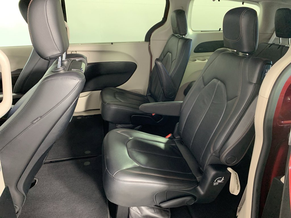 Used 2017 Chrysler Pacifica Touring-L Plus w/ Advanced Safetytec Group image 32