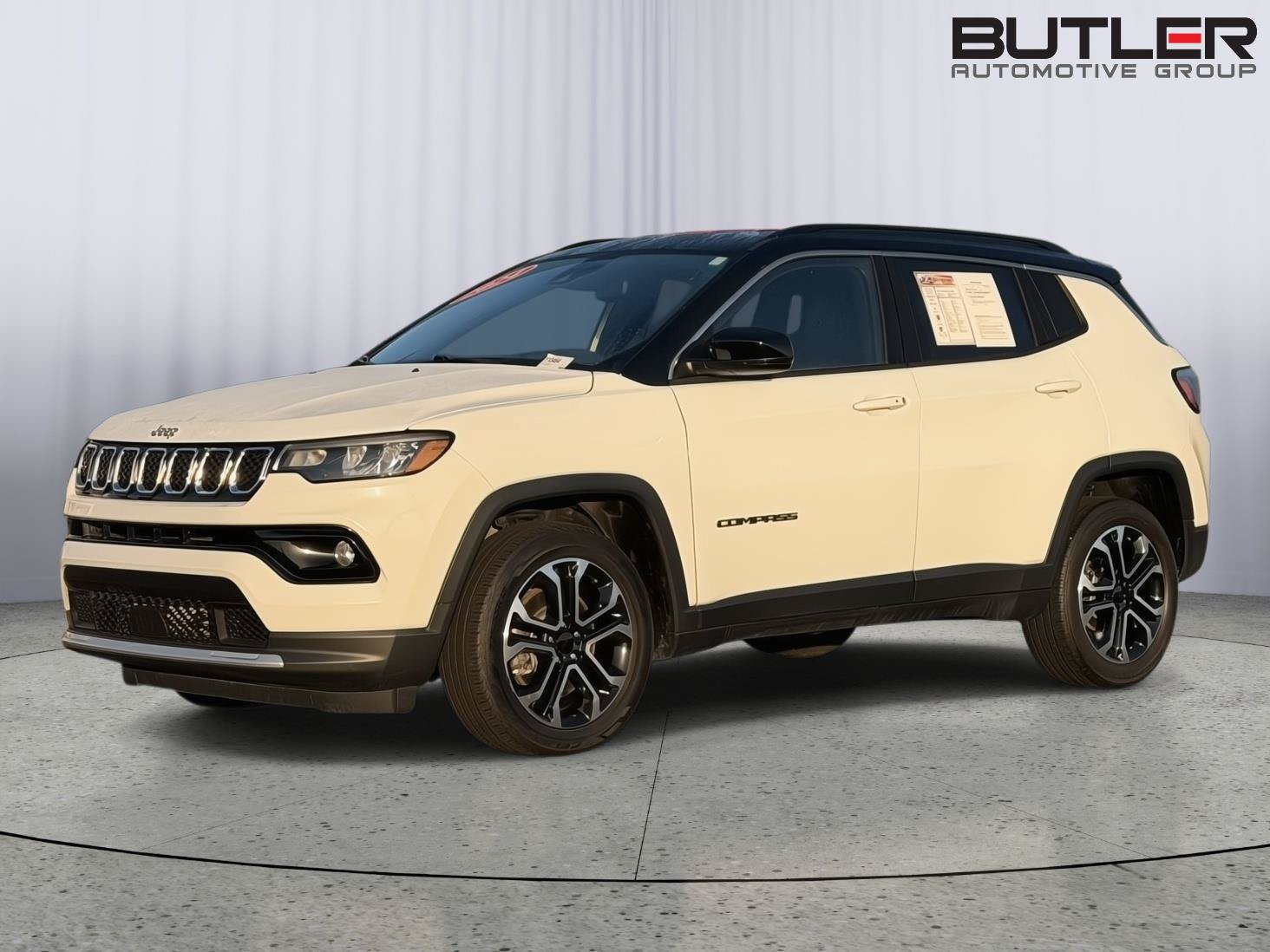 Used 2024 Jeep Compass Limited AWD/4WD image 1