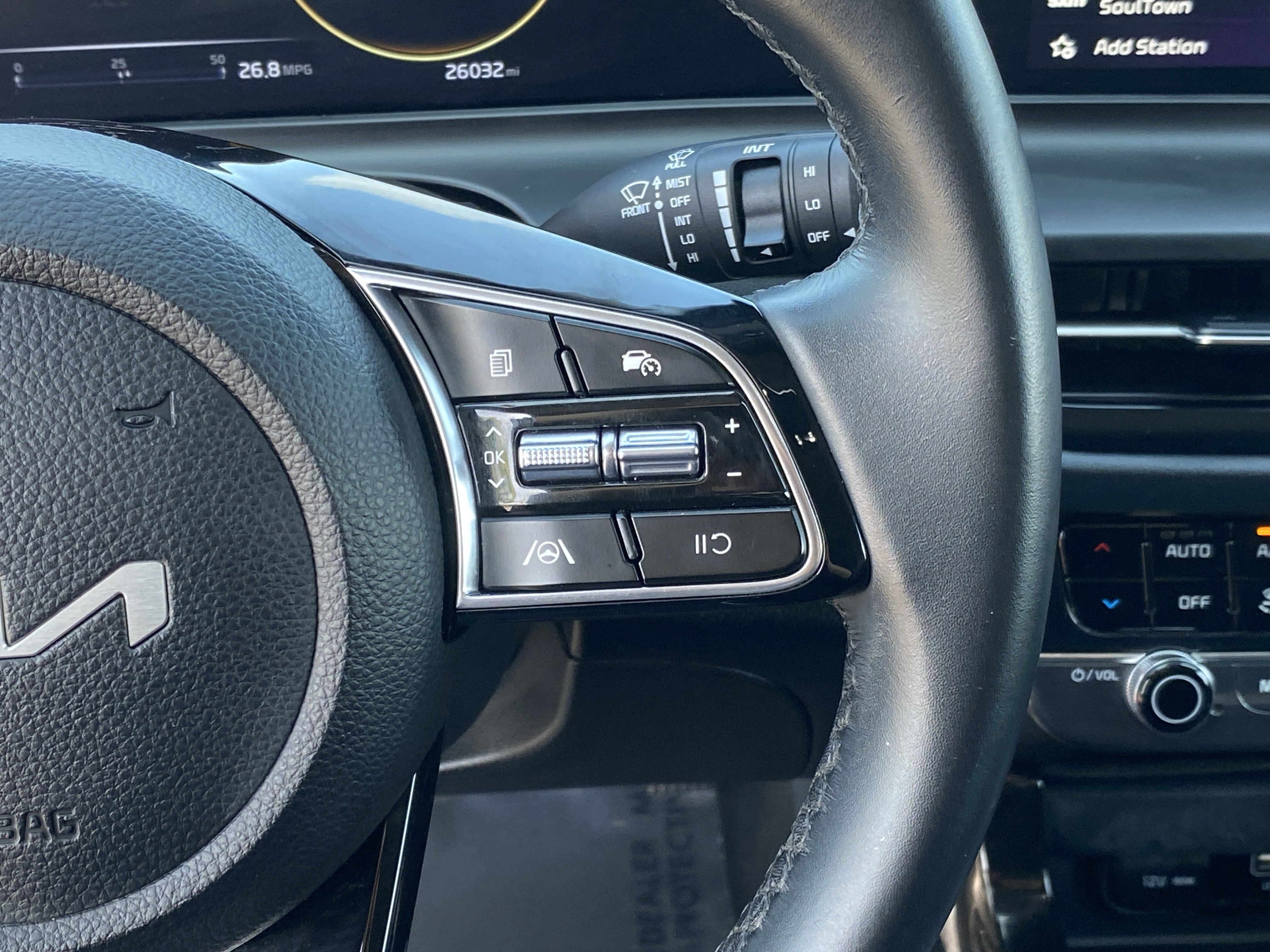 Used 2024 Kia Seltos EX image 27