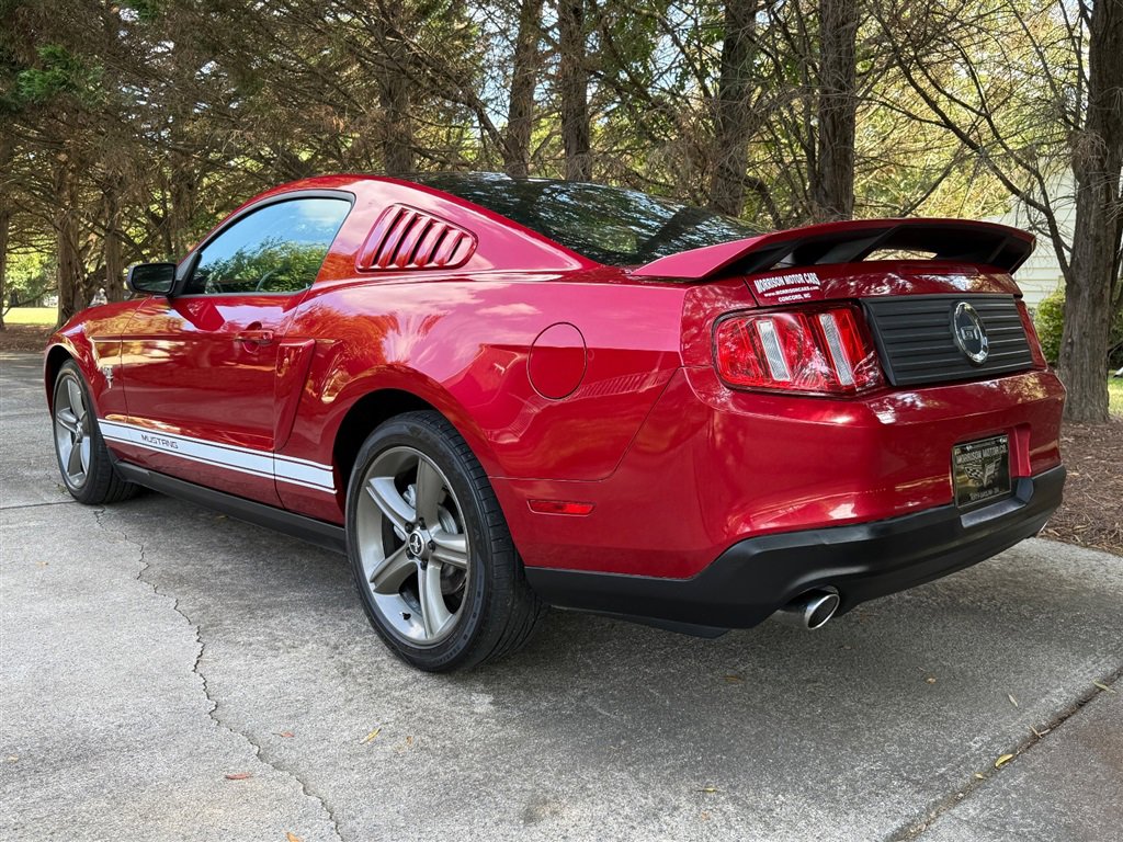 Used 2010 Ford Mustang GT Premium image 21