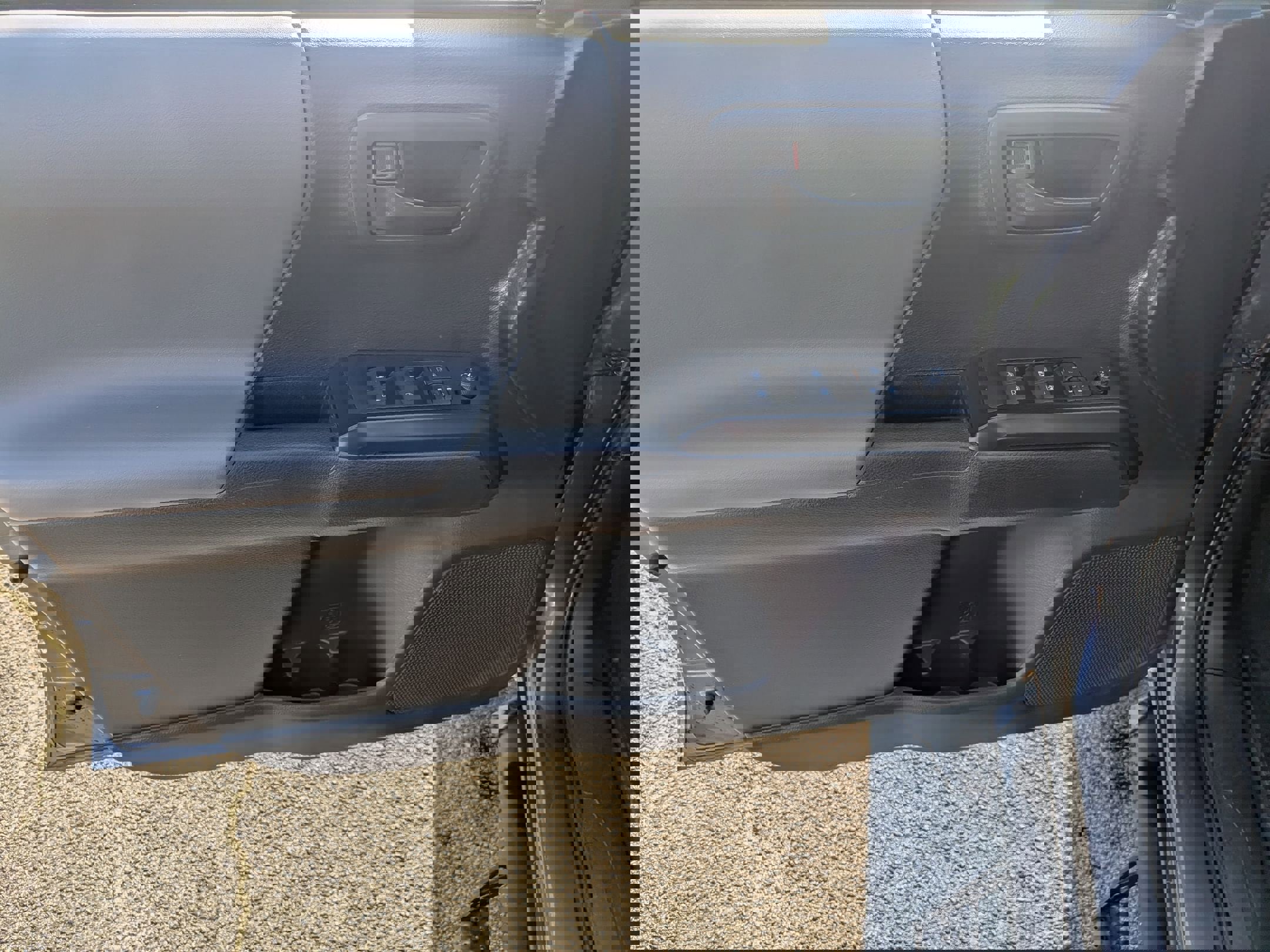 Used 2022 Toyota Tacoma SR image 10