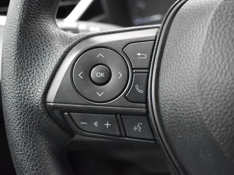 Used 2025 Toyota Corolla LE image 24