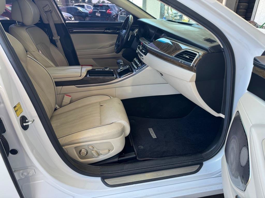 Used 2017 Genesis G90 3.3T Premium RWD image 12
