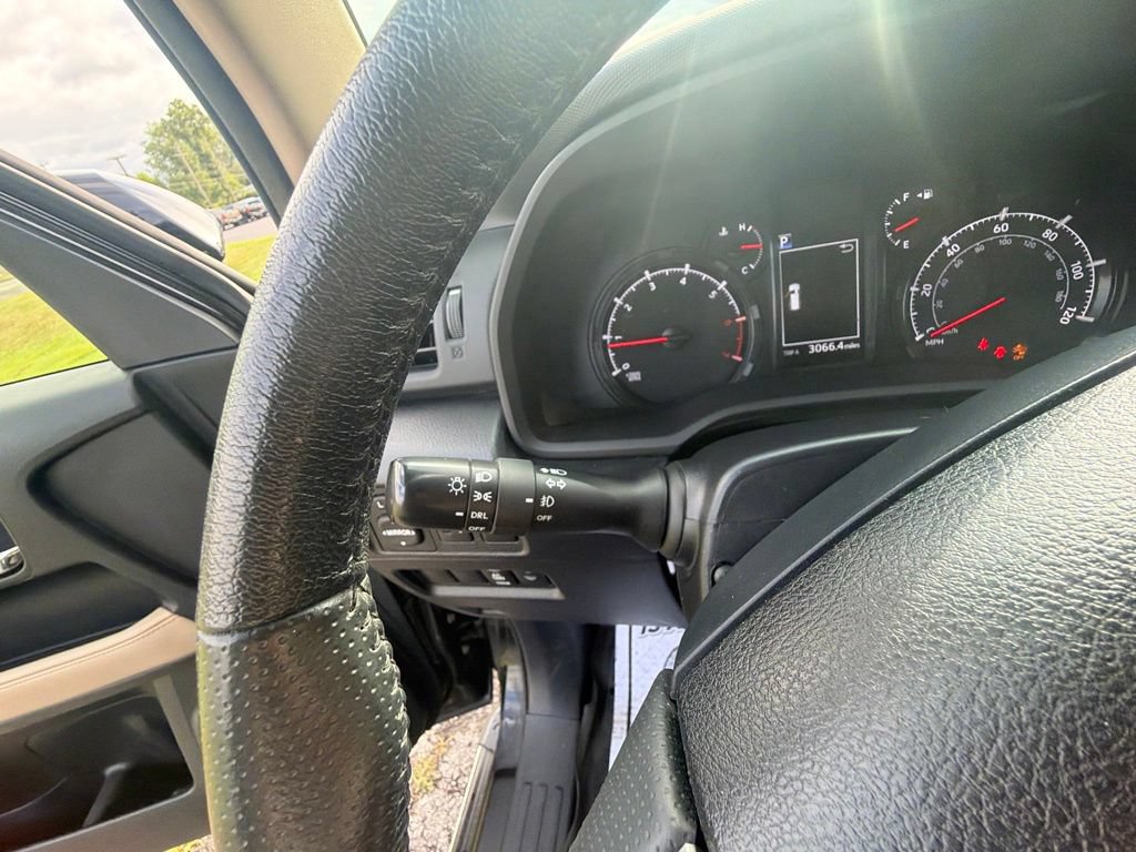 Used 2022 Toyota 4Runner SR5 AWD/4WD image 35