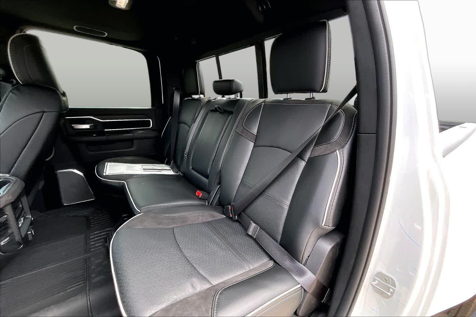 New 2026 RAM 3500 Laramie AWD/4WD image 22