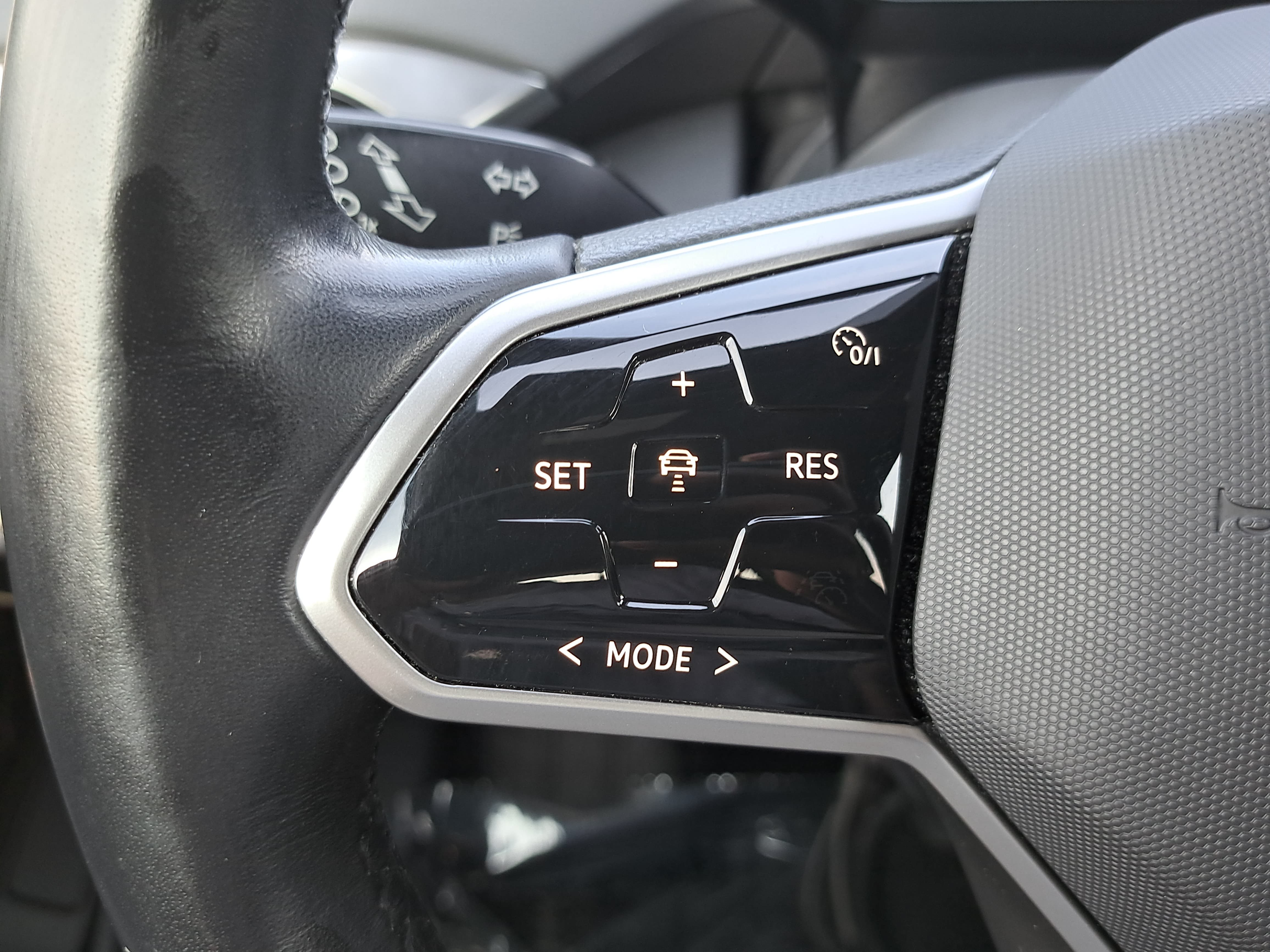 Used 2021 Volkswagen ID.4 Pro RWD image 17