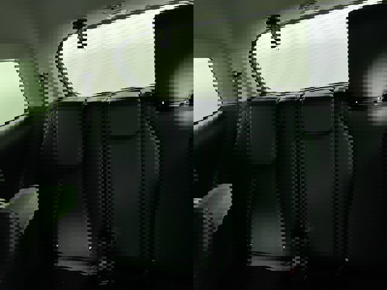 Certified 2024 Kia Carnival LX image 29