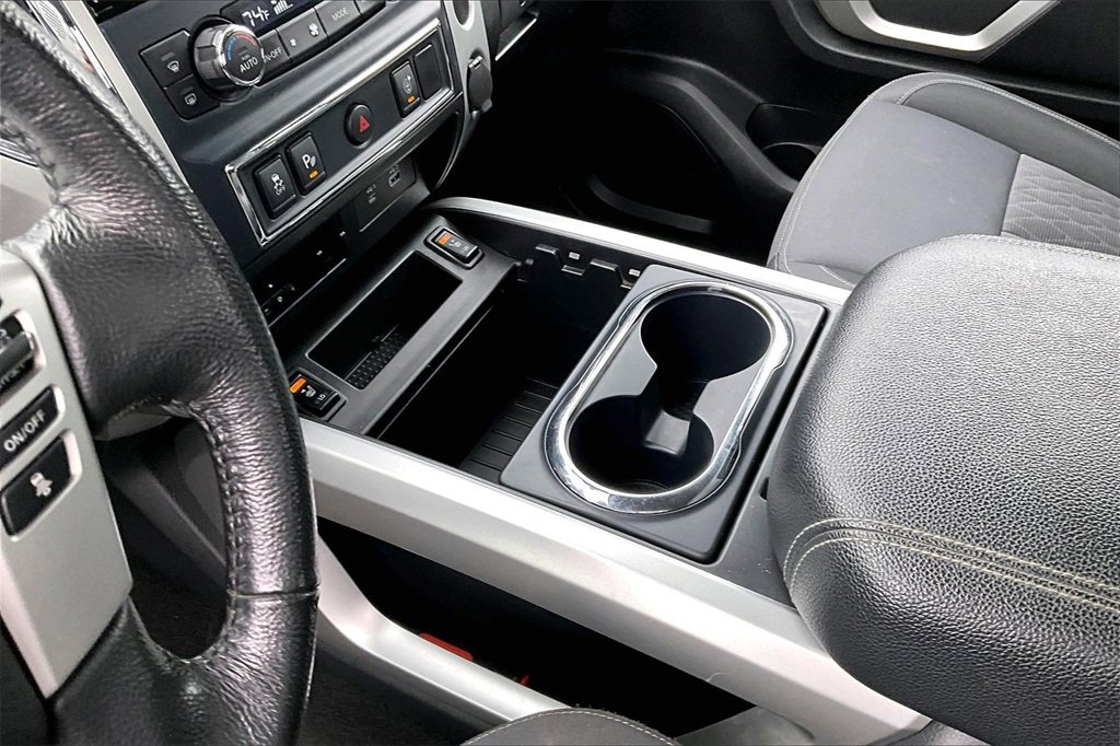 Used 2020 Nissan Titan SV w/ SV Convenience Package image 18