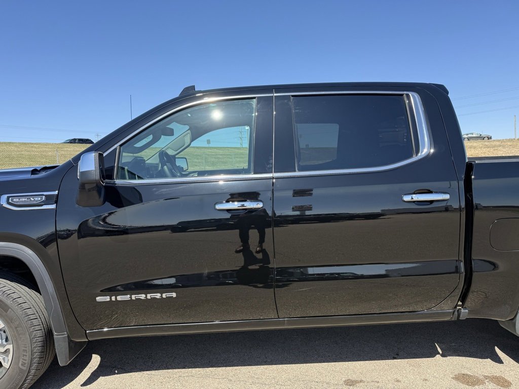Used 2025 GMC Sierra 1500 SLT image 27
