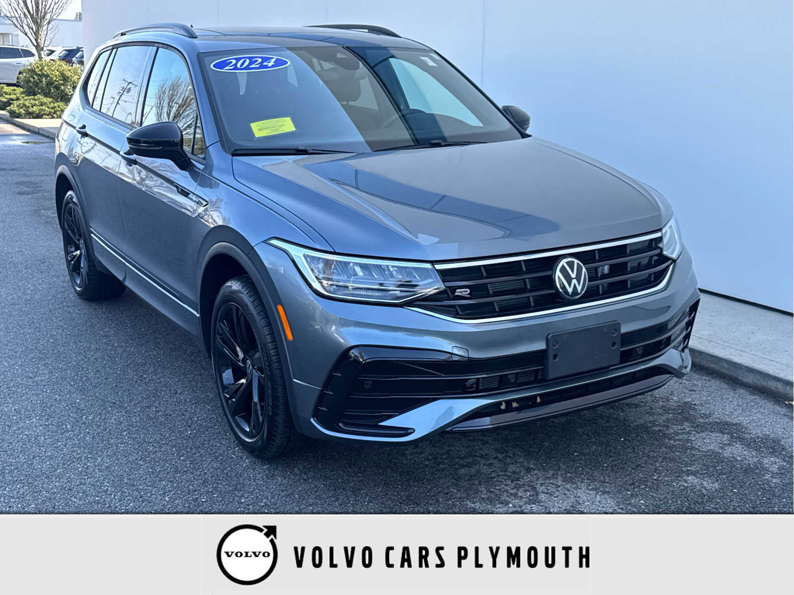 Used 2024 Volkswagen Tiguan SE R-Line