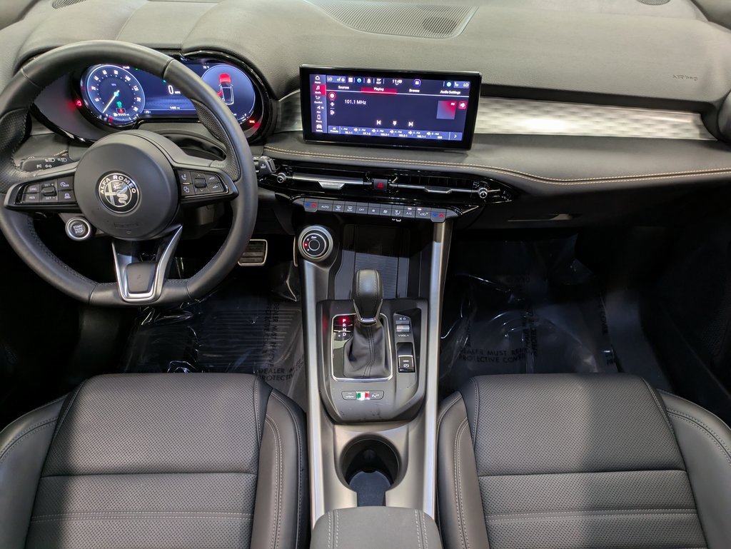 Used 2025 Alfa Romeo Tonale w/ Premium Package image 23
