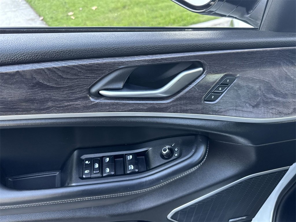 Used 2021 Jeep Grand Cherokee L Limited image 15