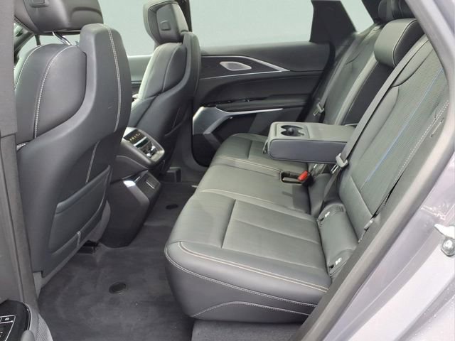 Used 2025 Cadillac Lyriq Luxury w/ LPO, Floor Liner Package AWD/4WD image 24