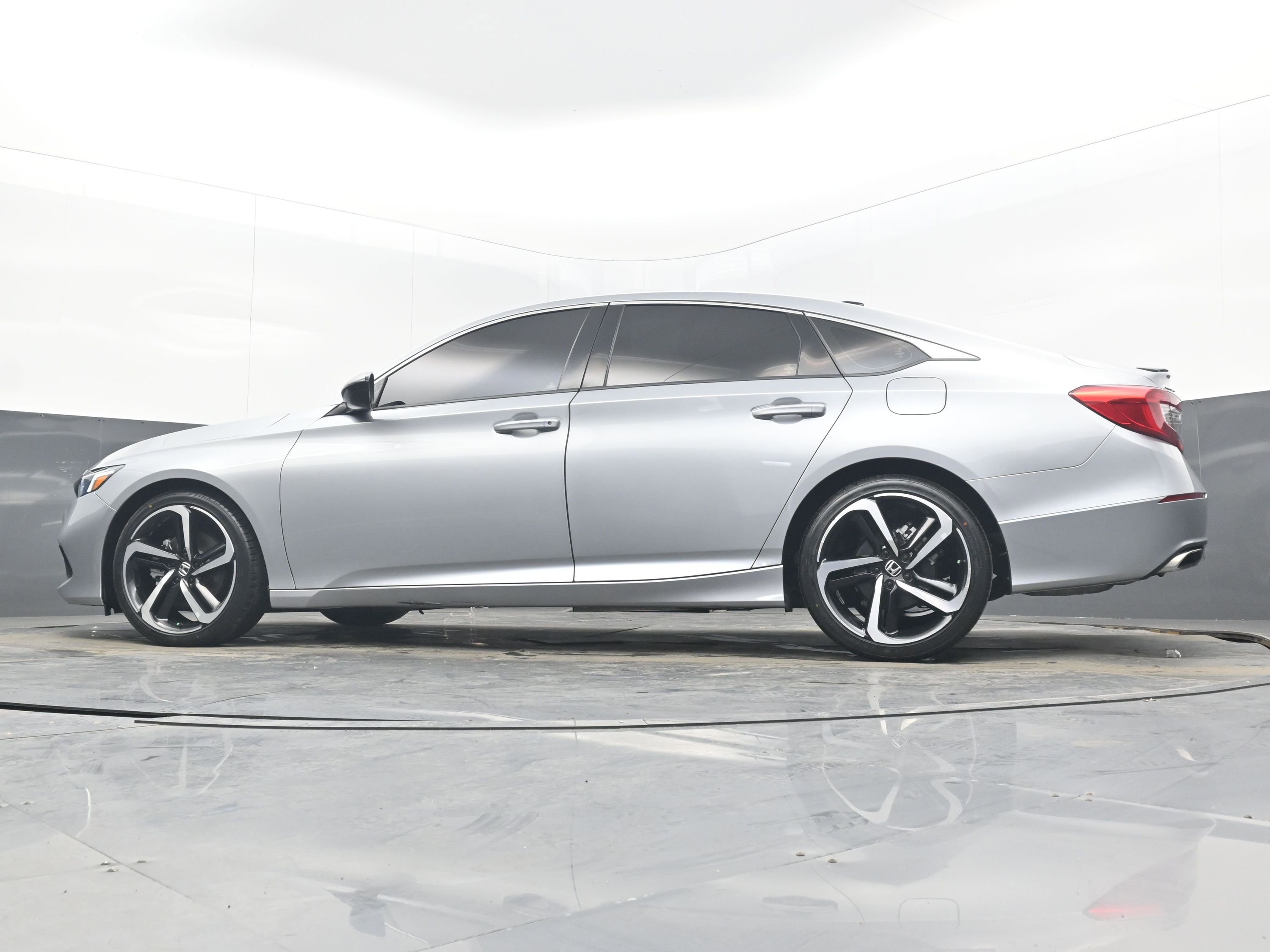 Used 2022 Honda Accord Sport image 25