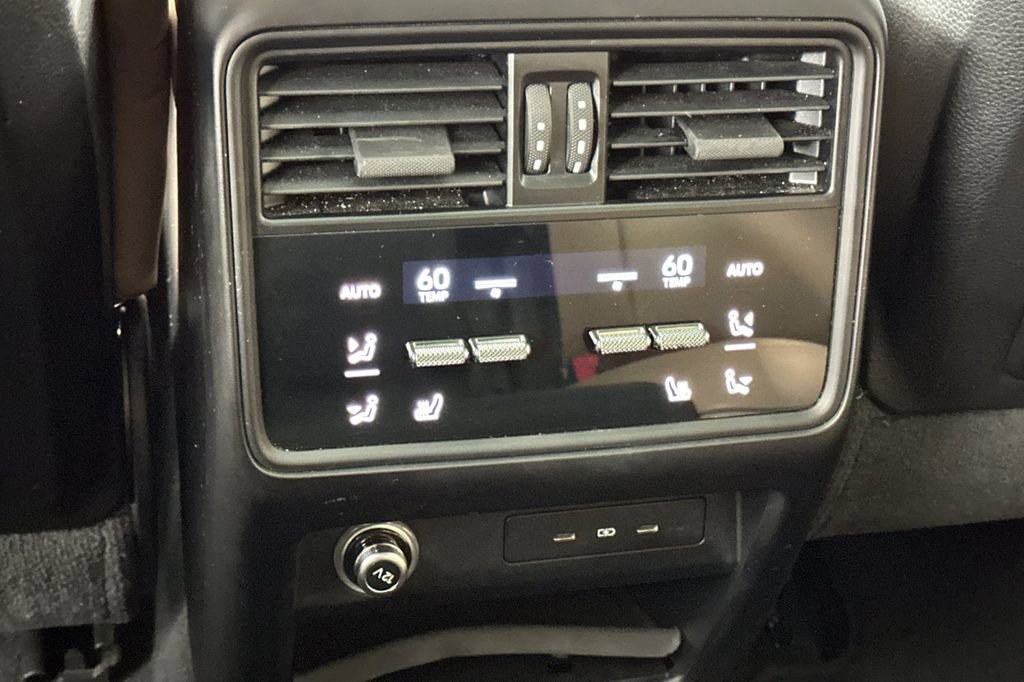 Used 2024 Porsche Cayenne Coupe image 14